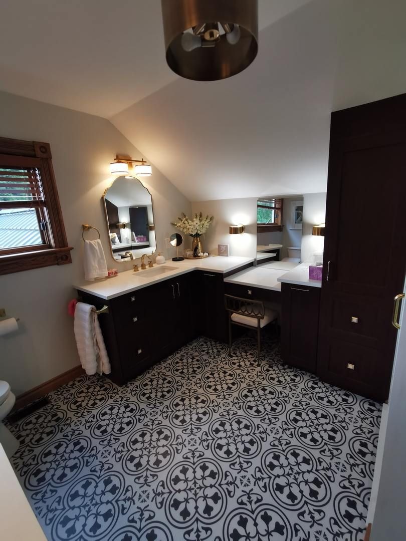Statement Wall & Tub
